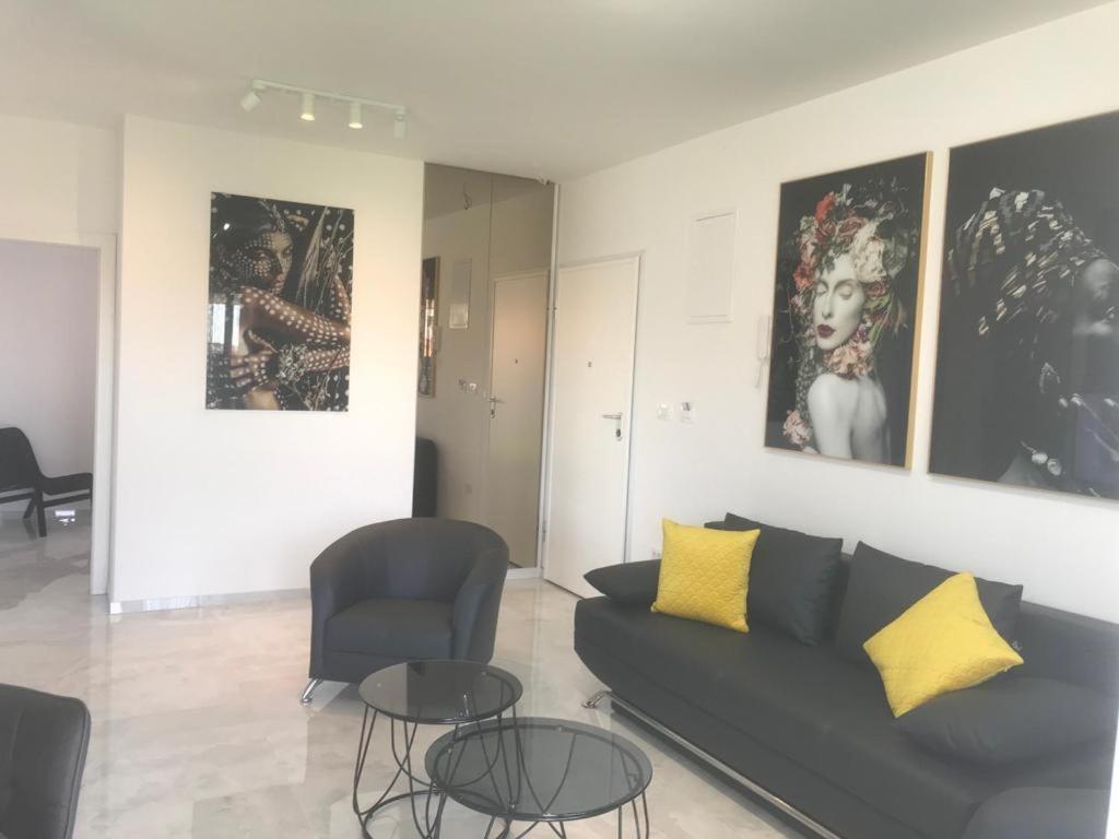 Hedonist-Luxury 2 Bedroom Apartment With Private Hot Tub, Garden And Free Parking Трогир Екстериор снимка