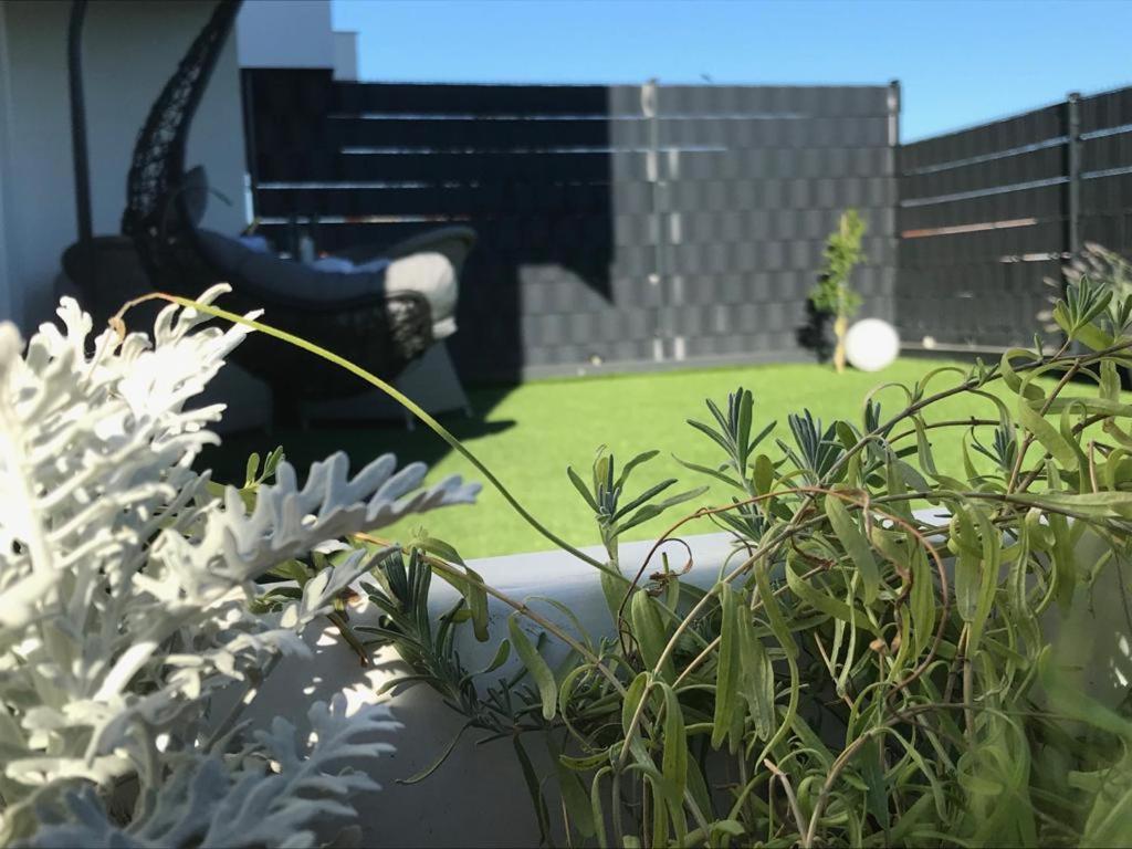 Hedonist-Luxury 2 Bedroom Apartment With Private Hot Tub, Garden And Free Parking Трогир Екстериор снимка